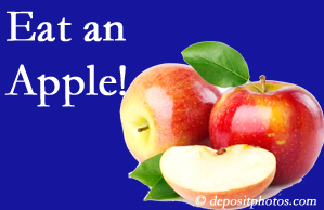 San Jose chiropractic care encourages healthy diets full of fruits and veggies, so enjoy an apple the apple season!